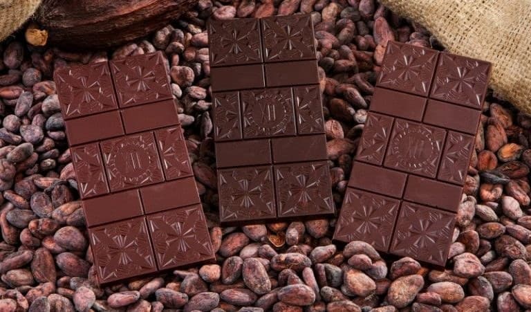 No universo dos chocólatras, uma barra de chocolate “bean to bar” é um artigo de luxo