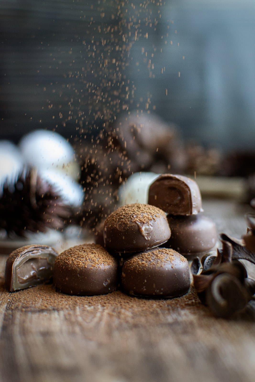 Drageados de chocolate: o processo de drageamento, do núcleo ao brilho final
